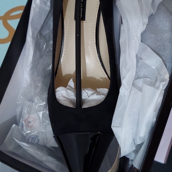 Hippa Pointy Toe Pumps - Picture 2 of 9